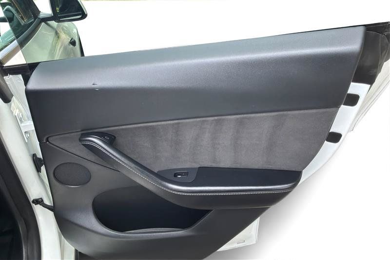 Used 2021 Tesla Model Y 2WD image 22