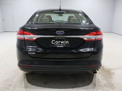 Used 2018 Ford Fusion S image 3