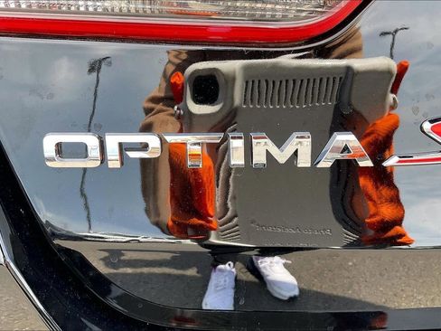 Used 2018 Kia Optima S w/ Pano Sport Package image 4