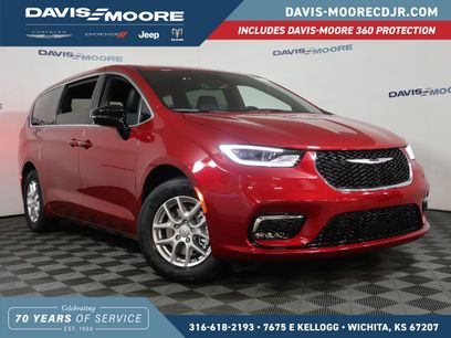 New 2026 Chrysler Pacifica Select