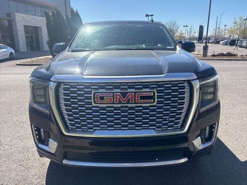 Used 2021 GMC Yukon Denali w/ Denali Premium Package image 10