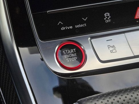 Used 2024 Audi SQ8 Premium Plus w/ Executive Package image 22