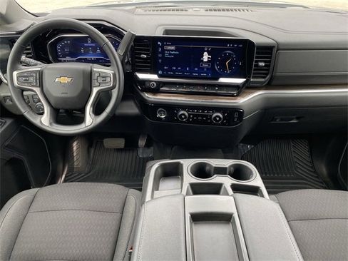 Used 2024 Chevrolet Silverado 1500 LT image 13