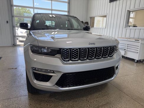 Used 2022 Jeep Grand Cherokee Summit w/ Luxury Tech Group V AWD/4WD image 55