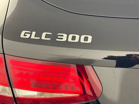 Used 2017 Mercedes-Benz GLC 300 4MATIC image 17