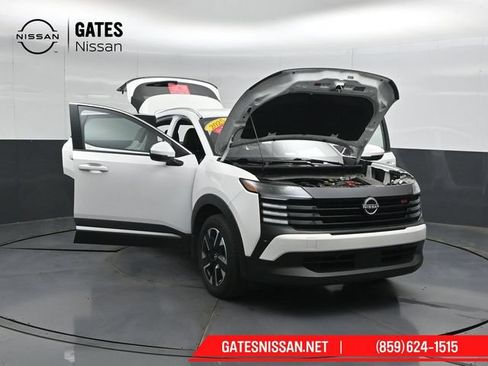 Certified 2025 Nissan Kicks SR AWD/4WD image 55