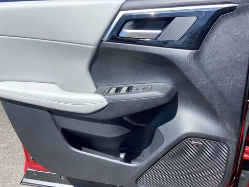 New 2026 Mitsubishi Outlander SE image 18