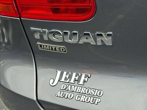 Used 2018 Volkswagen Tiguan Limited w/ Premium Package AWD/4WD image 7