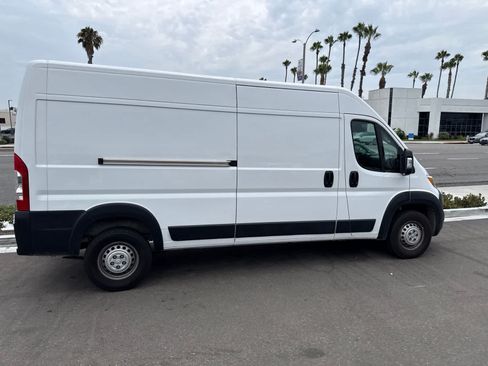 Used 2025 RAM ProMaster 2500 w/ Convenience Group FWD image 11
