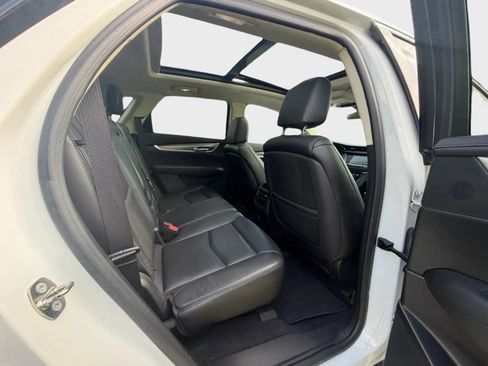 Used 2018 Cadillac XT5 Luxury w/ Driver Awareness Package FWD image 18