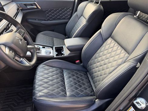 Used 2024 Mitsubishi Outlander SEL image 11