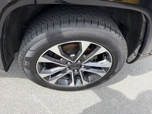 Used 2023 Jeep Grand Cherokee Overland AWD/4WD image 13