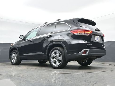 Used 2017 Toyota Highlander Limited AWD/4WD image 42