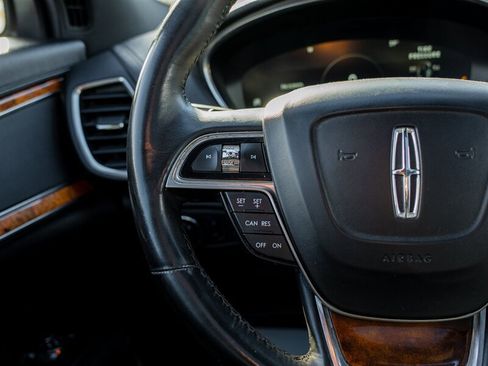 Used 2019 Lincoln Nautilus Select AWD/4WD image 28