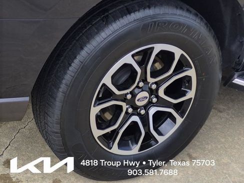 Used 2023 Ford Expedition Max XLT AWD/4WD image 7