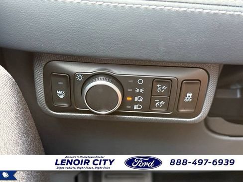 Used 2025 Ford Mustang Mach-E Premium AWD/4WD image 19