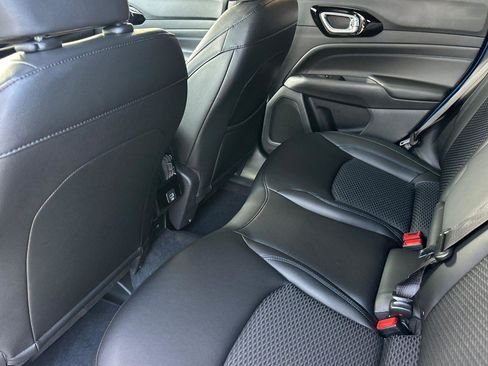 New 2026 Jeep Compass Latitude image 9