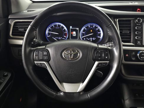 Used 2019 Toyota Highlander Limited image 20