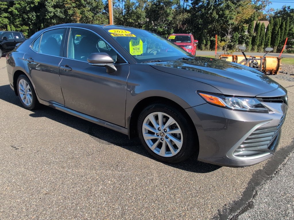 Used 2023 Toyota Camry LE FWD image 9