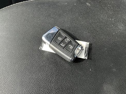 Used 2023 Volkswagen Atlas SEL R-Line image 10