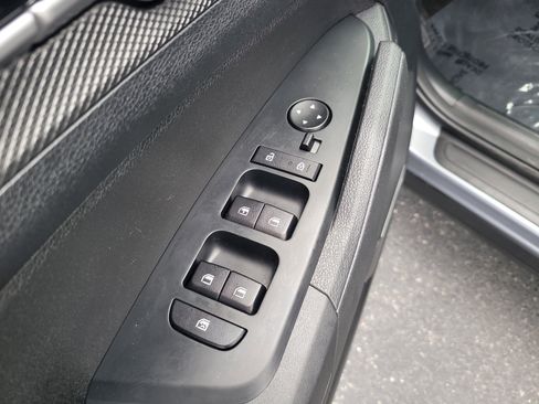Used 2025 Kia Sportage LX AWD/4WD image 16