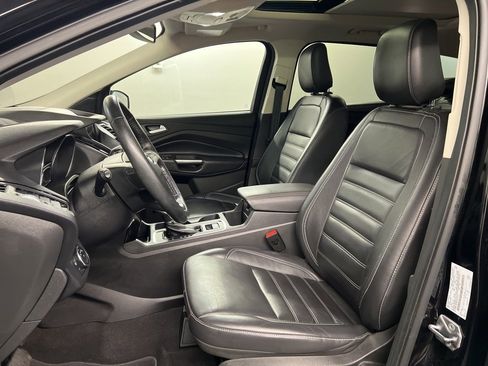 Certified 2019 Ford Escape Titanium image 27