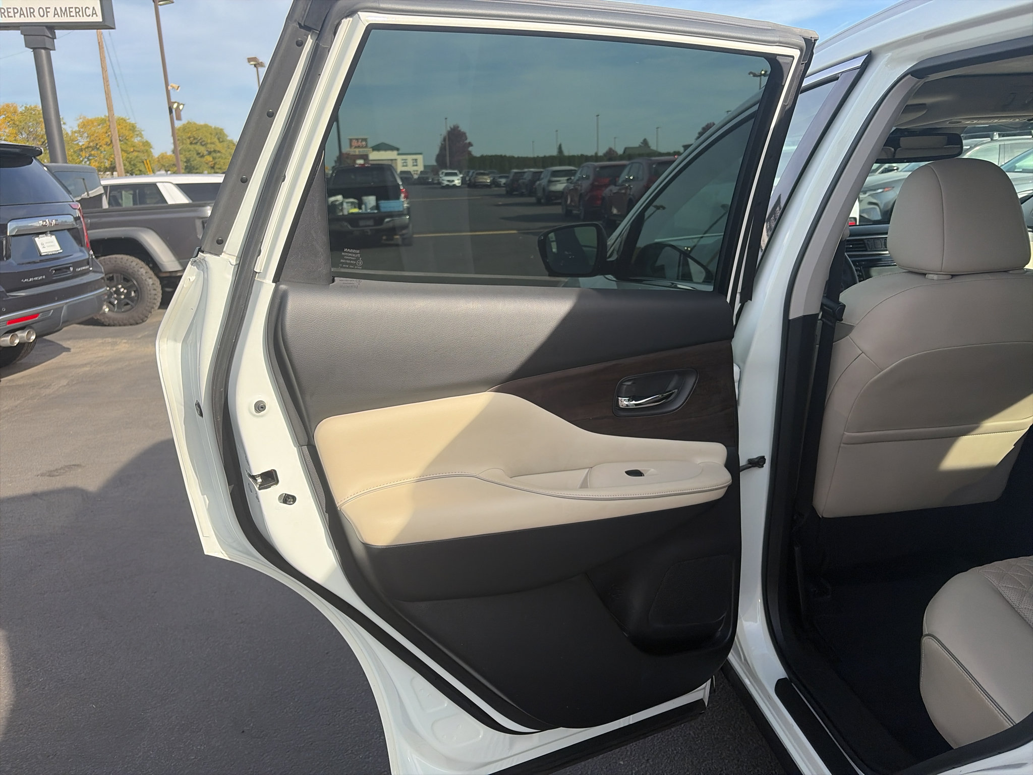 Used 2020 Nissan Murano Platinum AWD/4WD image 12