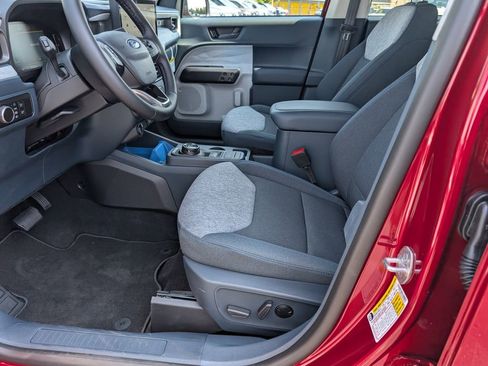 New 2025 Ford Maverick XLT w/ XLT Luxury Package FWD image 9