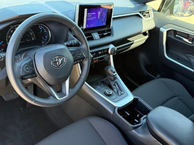 Used 2023 Toyota RAV4 SE AWD/4WD image 9