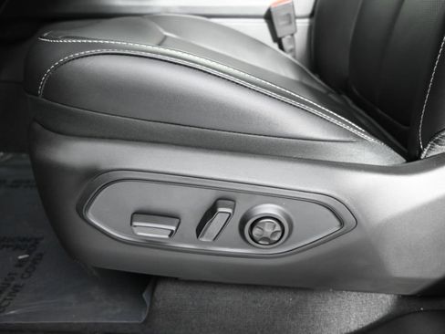 New 2025 Jeep Grand Cherokee L Limited w/ Luxury Tech Group II image 23