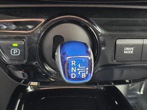 Certified 2021 Toyota Prius XLE w/ Carpet Mat Package (TMS) image 13