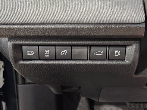 Used 2025 Toyota Camry LE FWD image 25