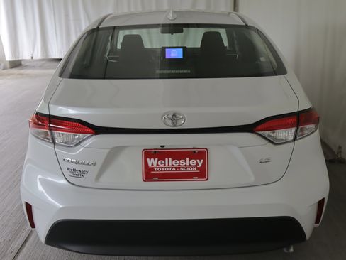 Used 2023 Toyota Corolla LE w/ Carpet Mat Package (TMS) FWD image 24
