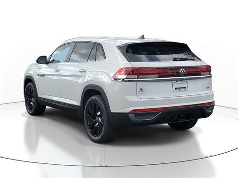 New 2026 Volkswagen Atlas Cross Sport SE image 3