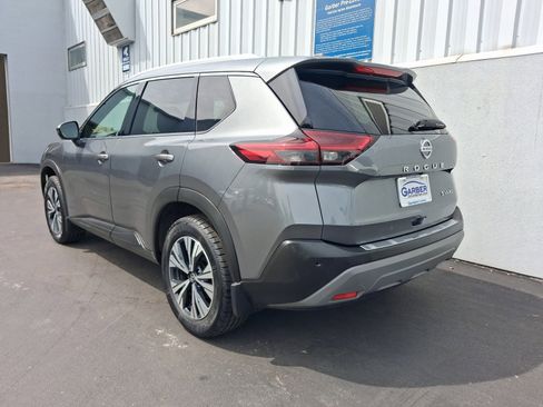 Used 2021 Nissan Rogue SV w/ Premium Package AWD/4WD image 3