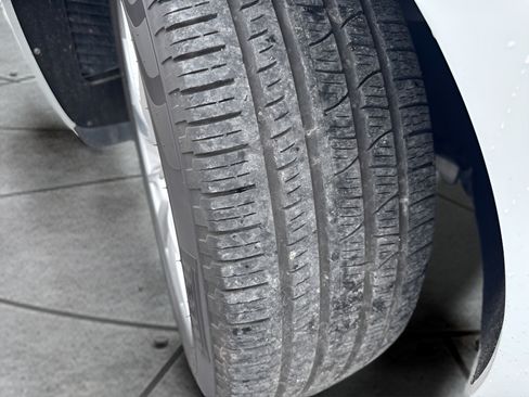 Used 2017 Porsche Macan Turbo AWD/4WD image 39