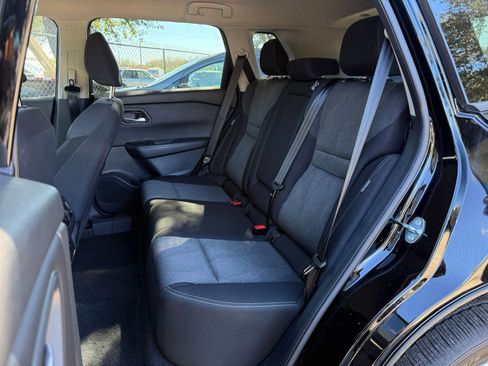 Used 2025 Nissan Rogue SV image 34