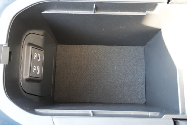 Used 2025 Toyota RAV4 XLE FWD image 39