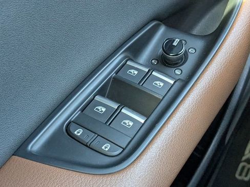 Used 2019 Audi Q8 Premium w/ Convenience Package image 23