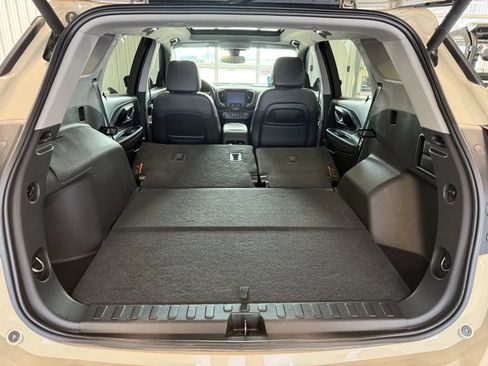 Used 2022 GMC Terrain AT4 w/ Infotainment Package II AWD/4WD image 19