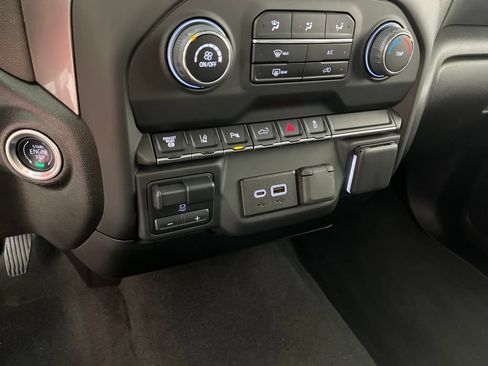 Certified 2024 Chevrolet Silverado 2500 Custom w/ Custom Value Package AWD/4WD image 34
