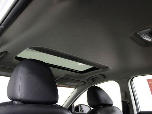 Certified 2023 Nissan Sentra SR w/ SR Premium Package FWD image 23