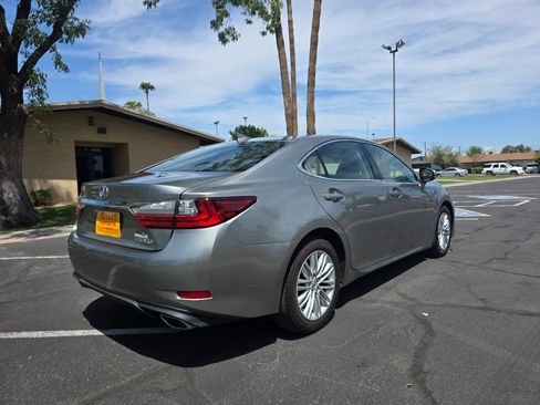 Used 2016 Lexus ES 350 w/ Accessory Package FWD image 9