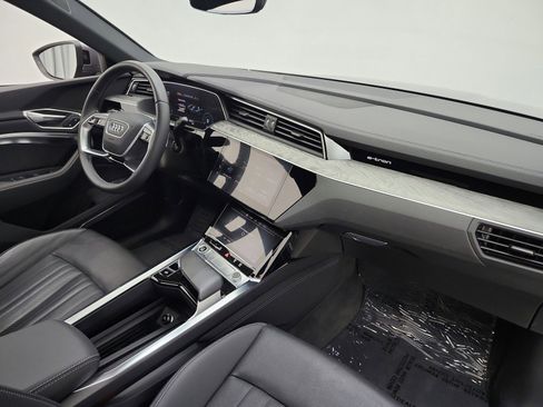 Used 2023 Audi e-tron Premium Plus w/ Premium Plus Package image 20