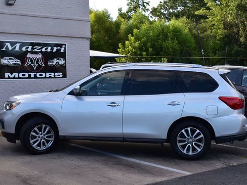 Used 2018 Nissan Pathfinder SV AWD/4WD image 4