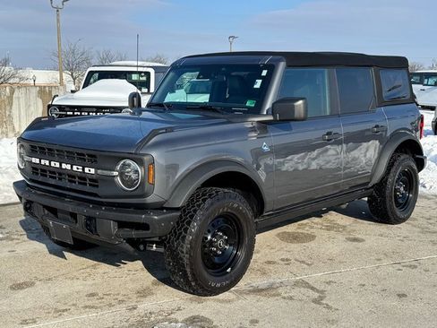 Used 2022 Ford Bronco Black Diamond image 12