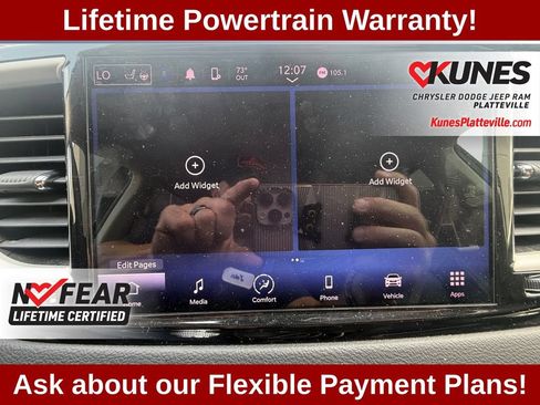 Used 2022 Chrysler Pacifica Touring-L FWD image 25