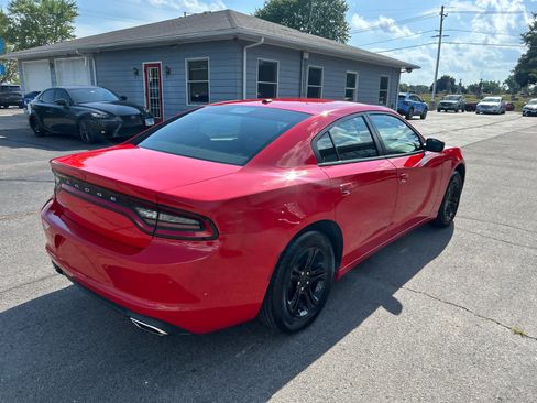 Used 2022 Dodge Charger SXT RWD image 3