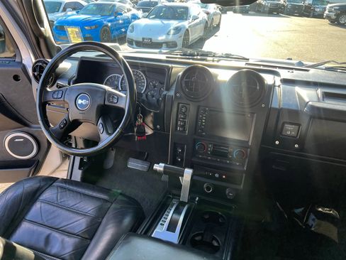 Used 2005 HUMMER H2 Base w/ Preferred Equipment Group image 29
