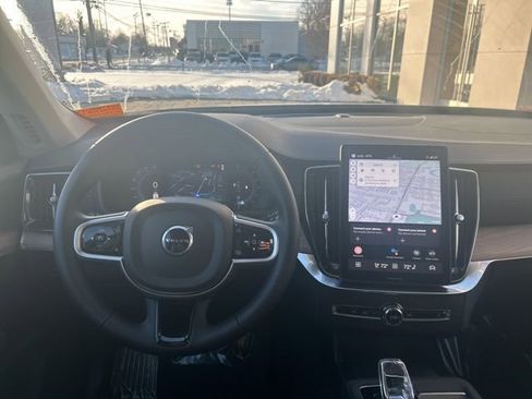 Used 2025 Volvo XC90 B6 Plus image 18